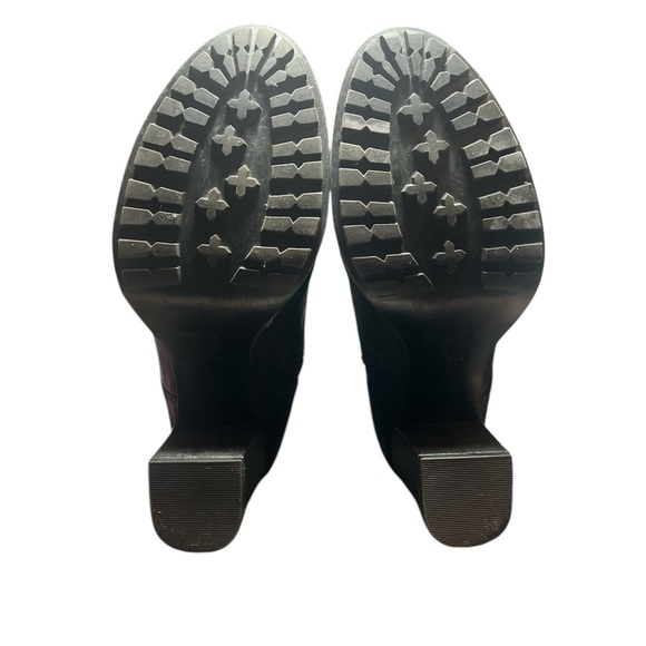 Heeled leather heeled boots - Picture 4 of 9